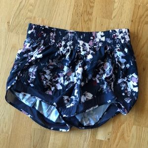 Athleta Printed Mesh Racer Run Short 4"